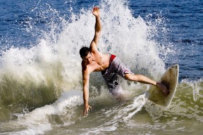 世界杯分组抽签-C罗新规夺冠引爆热议，TES电竞争议升级成舆论焦点